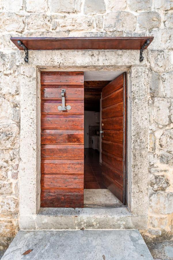 Villa Charming Bohemian House In Perast Exterior foto